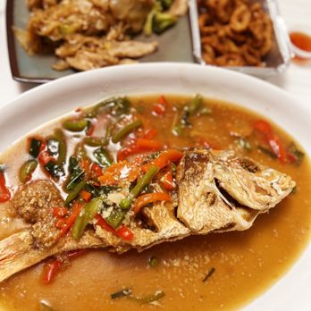 Thailand Restaurant - a plate of fish and rice - Thai Near Me - Clark, New Jersey
