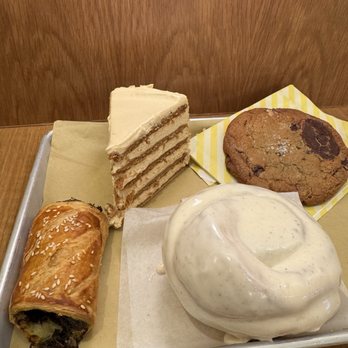 Hani's Bakery - Bakeries Near Me - New York, New York