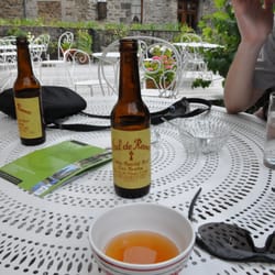 Hôtel Le d'Avaugour - Cider in the garden.