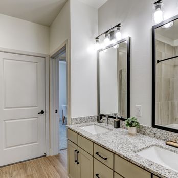 Lofts at Katy Ranch - Bathroom - Apartments Near Me - Katy, Texas Lofts at Katy Ranch - Bathroom - Apartments Near Me - Katy, Texas