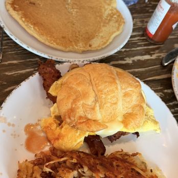 Red Oak Cafe - Breakfast Sandwich and pancake, dont mind my tabasco sauce lol - Breakfast & Brunch Near Me - Alvin, Texas Red Oak Cafe - Breakfast Sandwich and pancake, dont mind my tabasco sauce lol - Breakfast & Brunch Near Me - Alvin, Texas