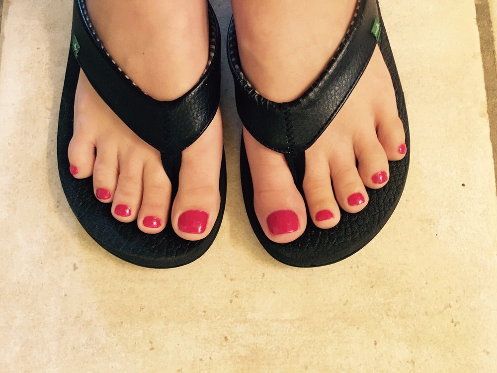 V/V Nail Spa Logo