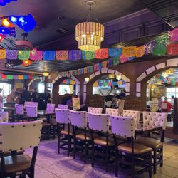 El Paso Mexican Grill - Clean festive atmosphere