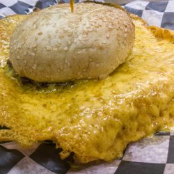 Dollard's Sierra Market - Squeeze Burger with cheese skirt