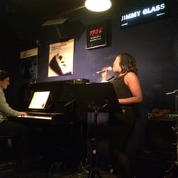 Jimmy Glass - En pleno concierto, jazz con sabor a blues