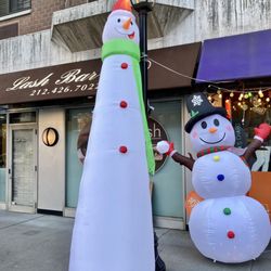 Mister Wright Fine Wines And Spirits - Xmas music playing gets you in the spirit. 12/13/23