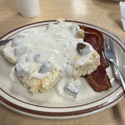 Diamond S Restaurant - Biscuits and gravy with a side of bacon