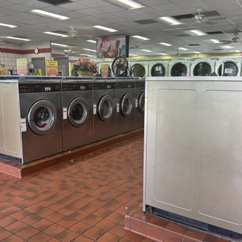 Tropicana Laundromat - Inside - Laundromat Near Me - Silver Spring, Maryland Tropicana Laundromat - Inside - Laundromat Near Me - Silver Spring, Maryland