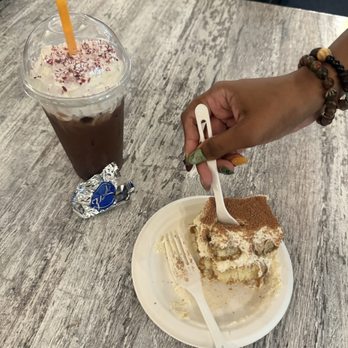 Warm Puppy Cafe - tiramisu, iced Peppermint Patty Chocolate - American Near Me - Santa Rosa, California
