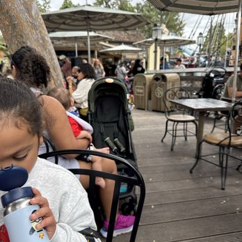 Harbour Galley - Seating area - New American Near Me - Anaheim, California