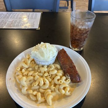 Smyrna Cafe - Meatloaf, Mac and Cheese, mashed potatoes - Burgers Near Me - Smyrna, Tennessee