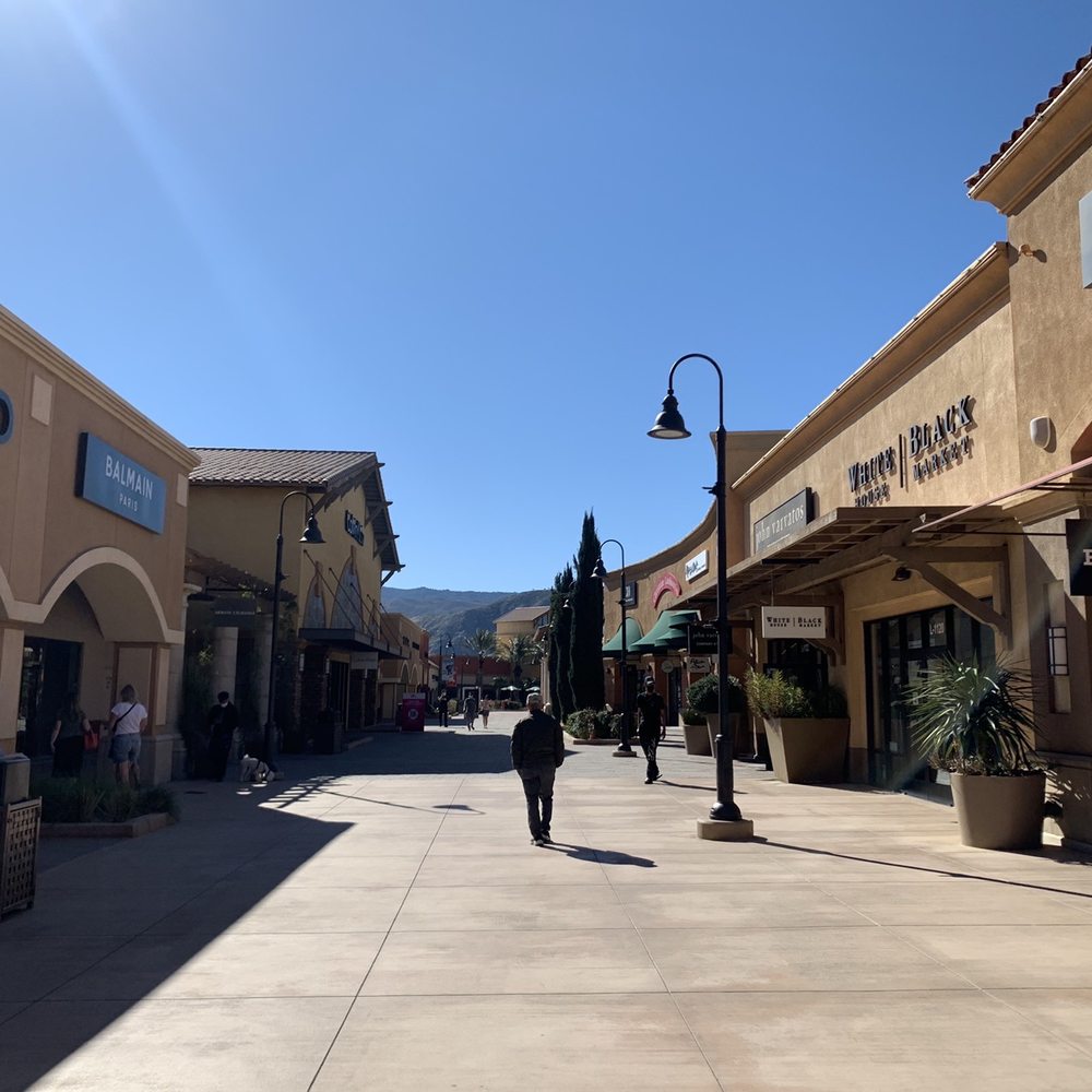 Gucci Outlet - Other outlet stores - Men's Clothing Near Me - Cabazon, California