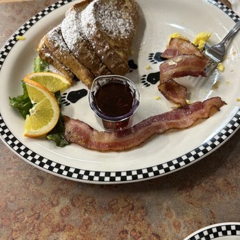 Black Bear Diner Harker Heights - French toast eggs and bacon - Diners Near Me - Harker Heights, Texas Black Bear Diner Harker Heights - French toast eggs and bacon - Diners Near Me - Harker Heights, Texas
