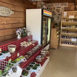 Seltzer's Nursery and Farmstand - Produce stand