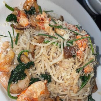 Yard House - Lobster Garlic Noodles - Bars Near Me - Westlake, Ohio Yard House - Lobster Garlic Noodles - Bars Near Me - Westlake, Ohio