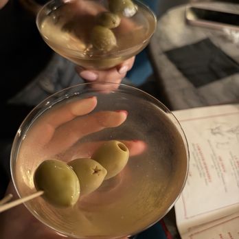 Jeremy’s - Dirty martinis - Cocktail Bars Near Me - New York, New York