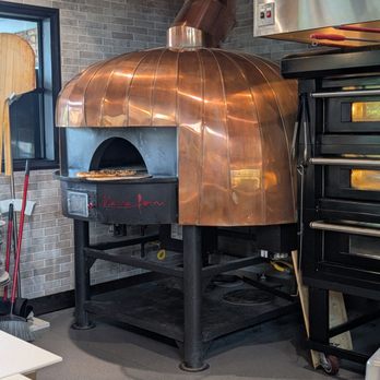 Sauce & Vine - Pizza oven - Italian Near Me - Fate, Texas