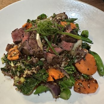 Yard House - Steak Bowl - New American Near Me - Las Vegas, Nevada
