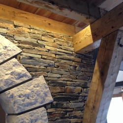 La Braconne Côté Mont-Blanc - Chouette mélange de couleurs, de bois et de pierre dans la déco !