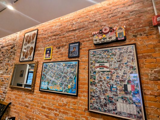 Cuzzy’s Ice Cream Parlor by null