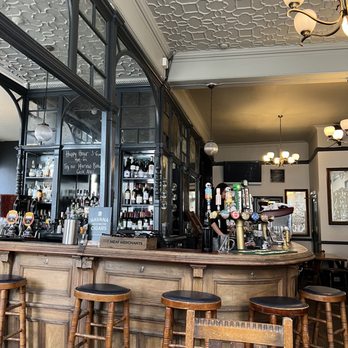 Union Tavern - Inside view - Pubs Near Me - London, XGL Union Tavern - Inside view - Pubs Near Me - London, XGL