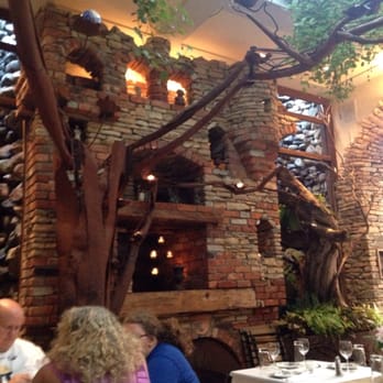 Le Petit Café - Back dining area - Coffee & Tea Near Me - Brooklyn, New York