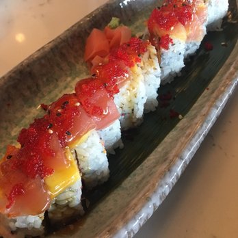 Eastern Peak - Hawaiian- crunchy shrimp and crab topped with mango and tuna - Asian Fusion Near Me - Nashville, Tennessee