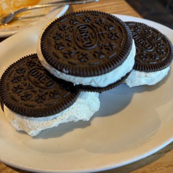 Glory Days Grill - 3 Oreo Sliders - Sports Bars Near Me - Wesley Chapel, Florida