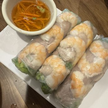 Pho Saigon Pasteur - 4 shrimp and pork spring rolls - Vietnamese Near Me - Alhambra, California Pho Saigon Pasteur - 4 shrimp and pork spring rolls - Vietnamese Near Me - Alhambra, California