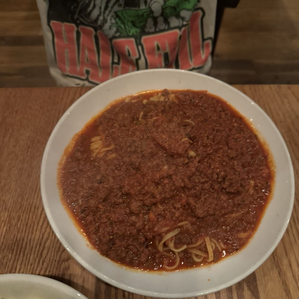 Taglierini Bolognese (HUGE portion, good pasta and sauce) Taglierini Bolognese (HUGE portion, good pasta and sauce)