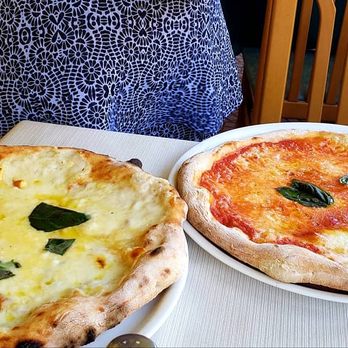 La Fenice - Quattro queso y margherita - Pizza Near Me - Sorrento, NA