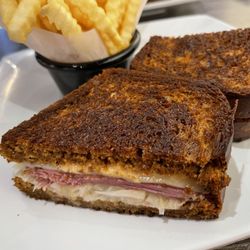 Manny's Place - Reuben