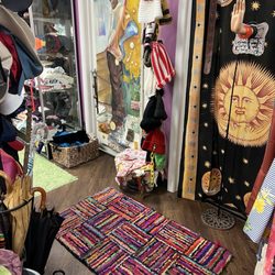 Uncle Funky’s Thrift Shop - Fitting rooms