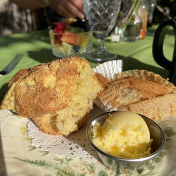 Fox Hill Bed & Breakfast Suites - Fresh muffins! - Bed & Breakfast Near Me - Fairfield, Virginia Fox Hill Bed & Breakfast Suites - Fresh muffins! - Bed & Breakfast Near Me - Fairfield, Virginia