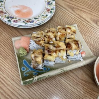 Mr. Le's Sushi - Sushi Bars Near Me - Kansas City, Missouri
