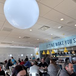 Eggs Up Grill - Interior