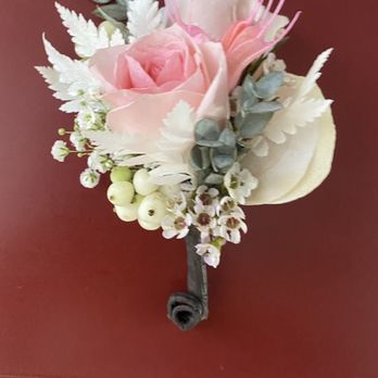 Woodbridge Florist - The groom's boutonnière - Florists Near Me - Woodbridge, California Woodbridge Florist - The groom's boutonnière - Florists Near Me - Woodbridge, California