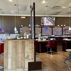 Lux Nails - Polish Center & Nail Station