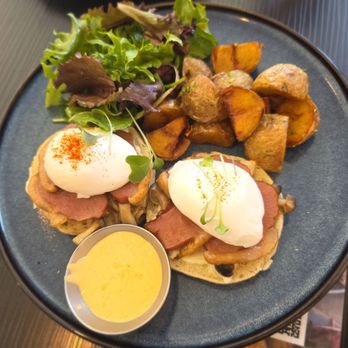 Karkumi Cafe - Smoked Duck Breast Benedict - Cafes Near Me - Scarborough, Ontario