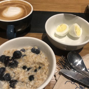 Alaska Lounge - North Satellite - Breakfast!!! - Airport Lounges Near Me - Seattle, Washington Alaska Lounge - North Satellite - Breakfast!!! - Airport Lounges Near Me - Seattle, Washington