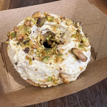 Leguminati - Pistachio Vanilla Donut - Vegan Near Me - Orlando, Florida Leguminati - Pistachio Vanilla Donut - Vegan Near Me - Orlando, Florida