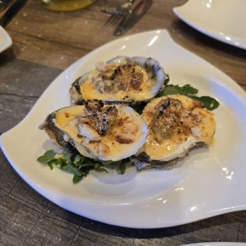 Due 360 - baked oysters fondue - Tapas/Small Plates Near Me - Summit, New Jersey