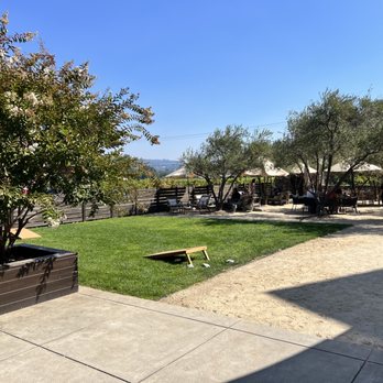 Abbot's Passage Winery and Mercantile - Beautiful grounds. - Wineries Near Me - Glen Ellen, California