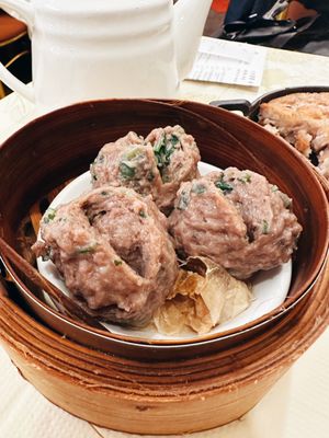 Golden Paramount Seafood Restaurant by null