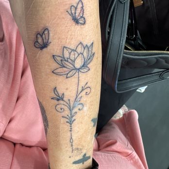 Flora Tattoo Studio - Lotus flower and butterflies - Tattoo Near Me - Sunnyvale, California