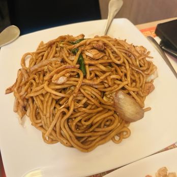 New Shanghai - Chicken chowmain, flavour and taste was pretty good. - Chinese Near Me - Citrus Heights, California