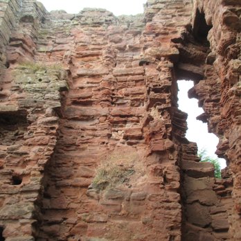 MacDuff Castle - Photo.   7.9.2016. - Landmarks & Historical Buildings Near Me