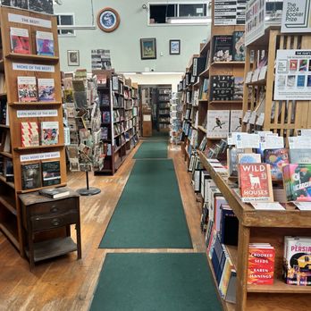 Walden Pond Bookstore - Bookstores Near Me - Oakland, California