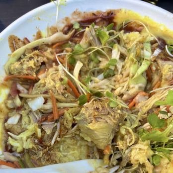 De Food Truck - Caribbean curry Chicken rice bowel! - Food Trucks Near Me - Interlochen, Michigan De Food Truck - Caribbean curry Chicken rice bowel! - Food Trucks Near Me - Interlochen, Michigan