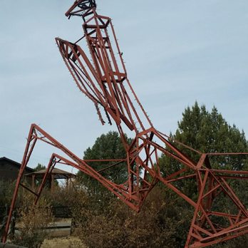 Heritage Park Zoological Sanctuary - Praying mantis sculpture. - Zoos Near Me - Prescott, Arizona